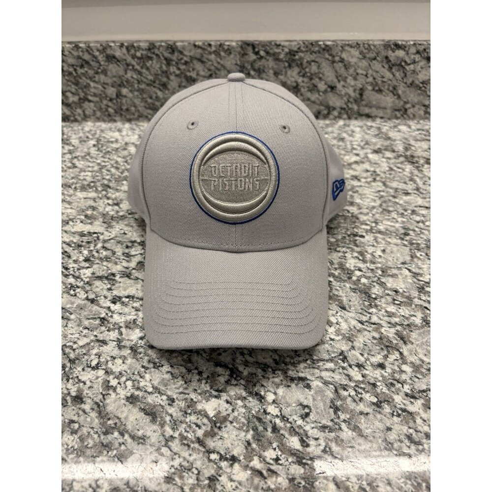 Mens New Era NBA 9Forty Snapback Gray - Detroit Pistons